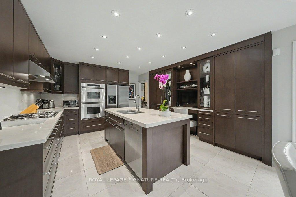 Photo 17 of 57 Wimpole Drive, North York, St. Andrew-Windfields — HOMEH