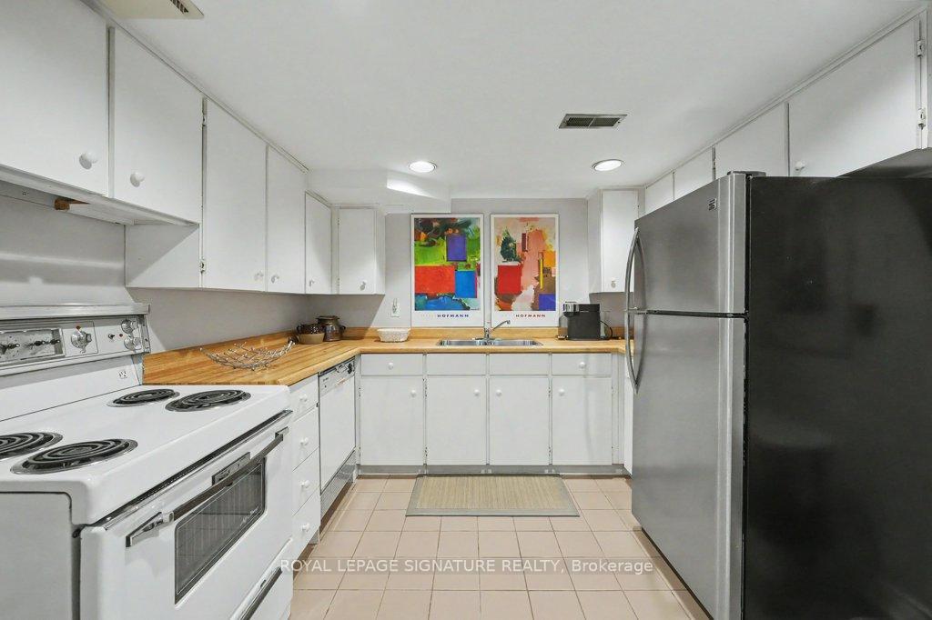 Photo 34 of 57 Wimpole Drive, North York, St. Andrew-Windfields — HOMEH