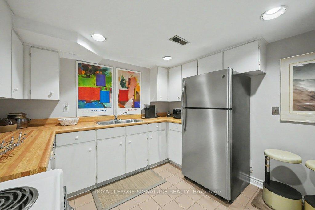 Photo 35 of 57 Wimpole Drive, North York, St. Andrew-Windfields — HOMEH
