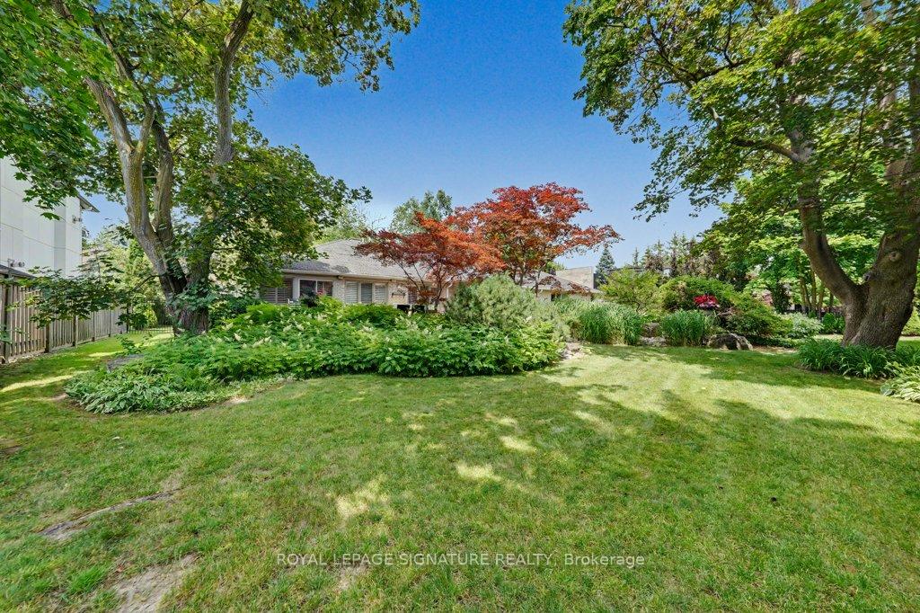 Photo 44 of 57 Wimpole Drive, North York, St. Andrew-Windfields — HOMEH