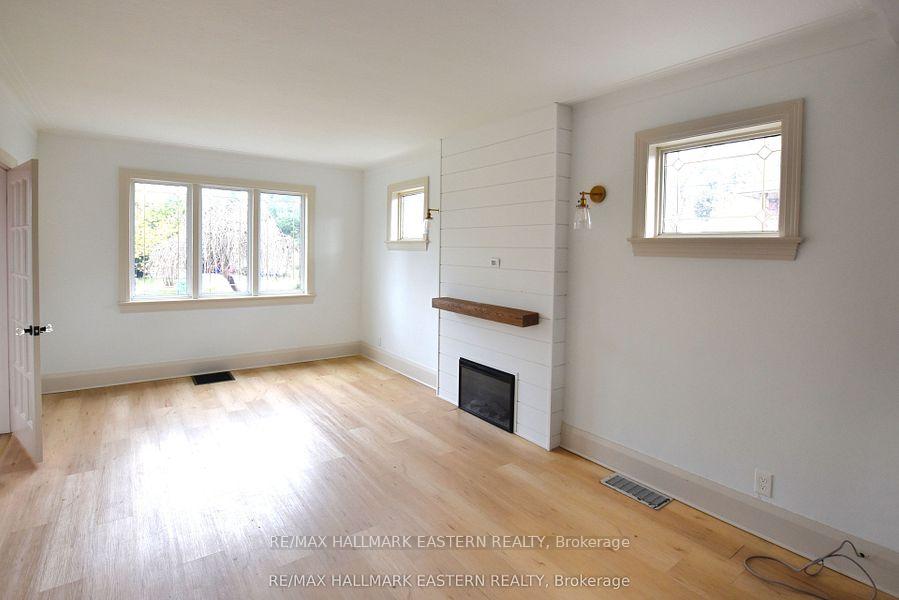 Photo 5 of 269 Aberdeen Avenue, Peterborough, Northcrest Ward 5 — HOMEH