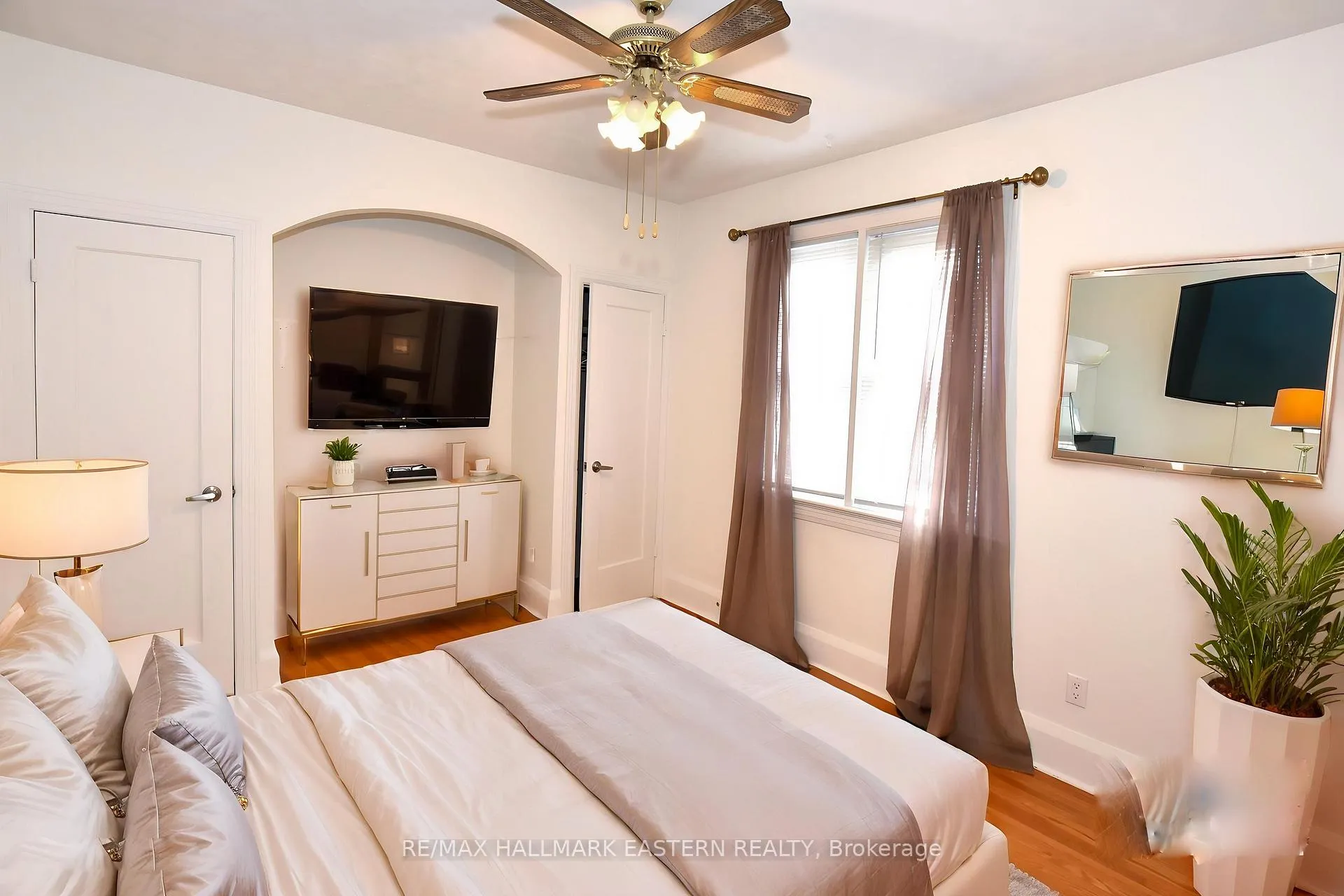 Photo 9 of 269 Aberdeen Avenue, Peterborough, Northcrest Ward 5 — HOMEH