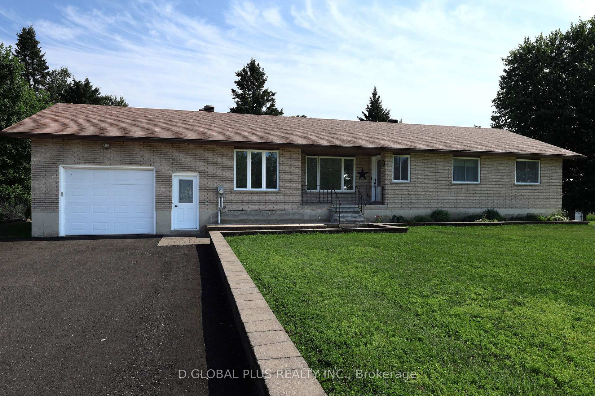 Photo 1 of 15628 Route 43, North Stormont, North Stormont (Finch) Twp — HOMEH