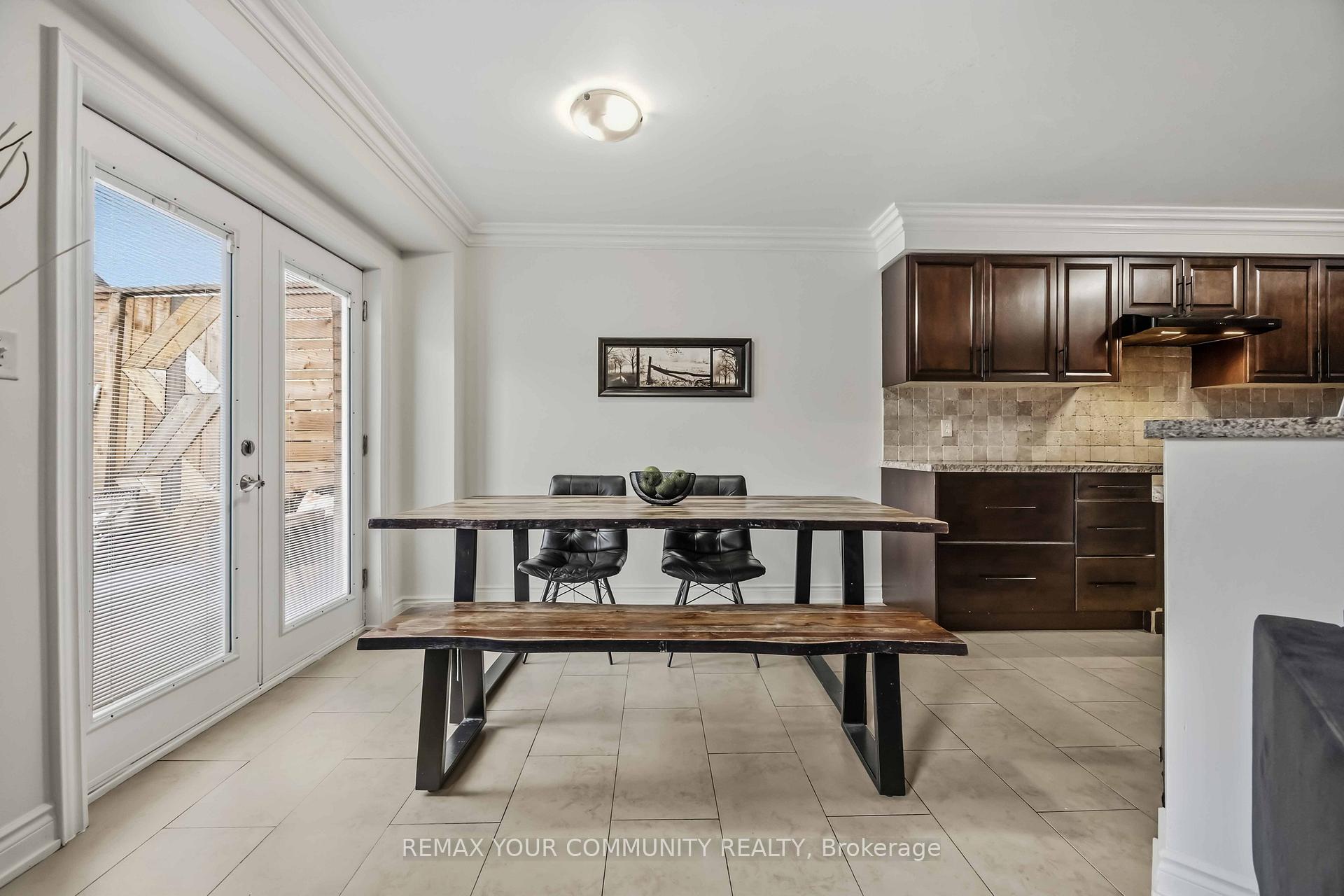 Photo 15 of 56 Hirst Avenue, Georgina, Keswick South — HOMEH
