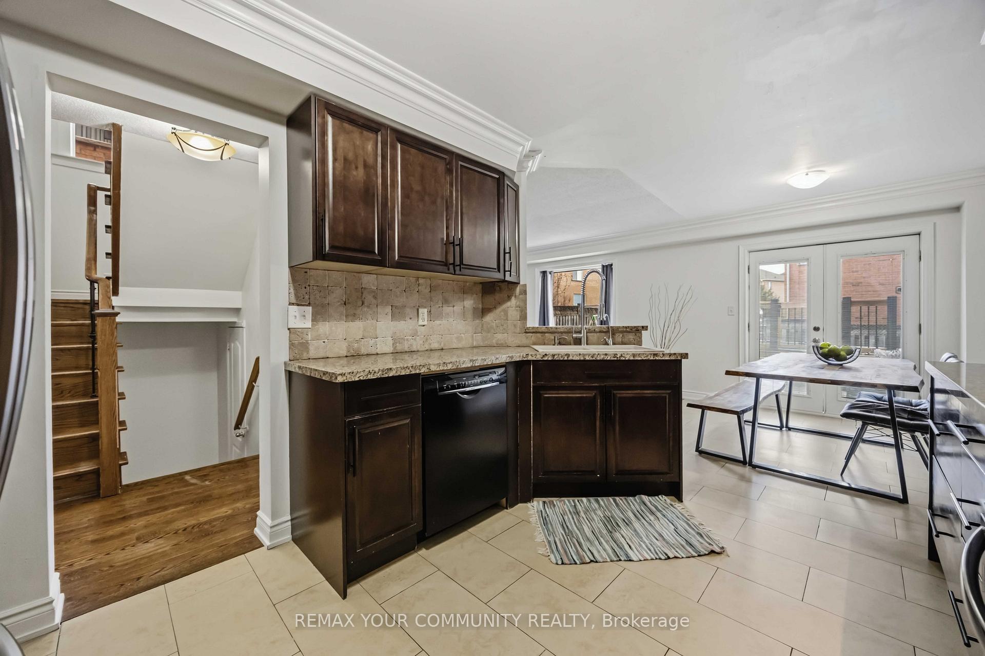 Photo 23 of 56 Hirst Avenue, Georgina, Keswick South — HOMEH