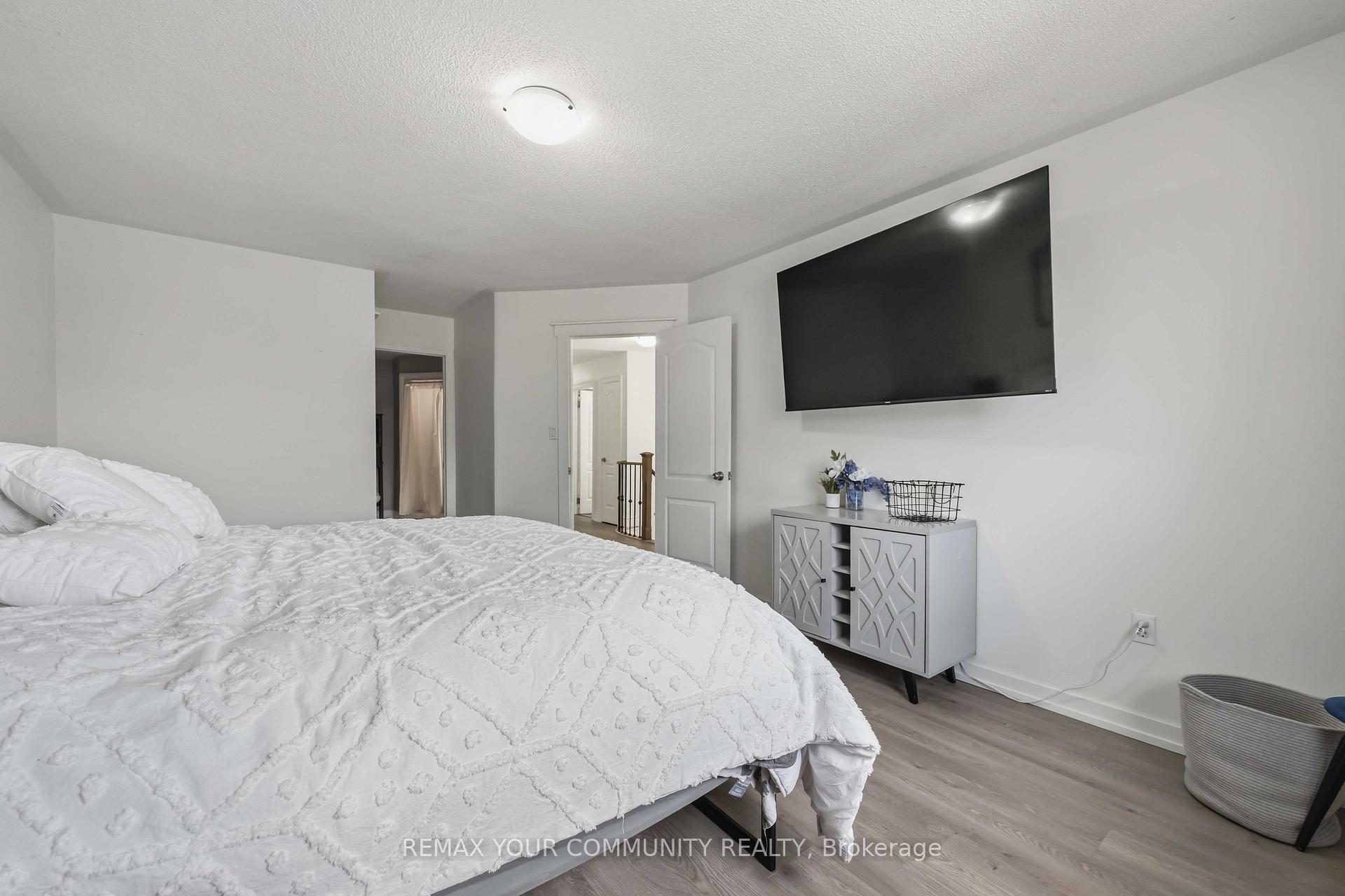 Photo 27 of 56 Hirst Avenue, Georgina, Keswick South — HOMEH