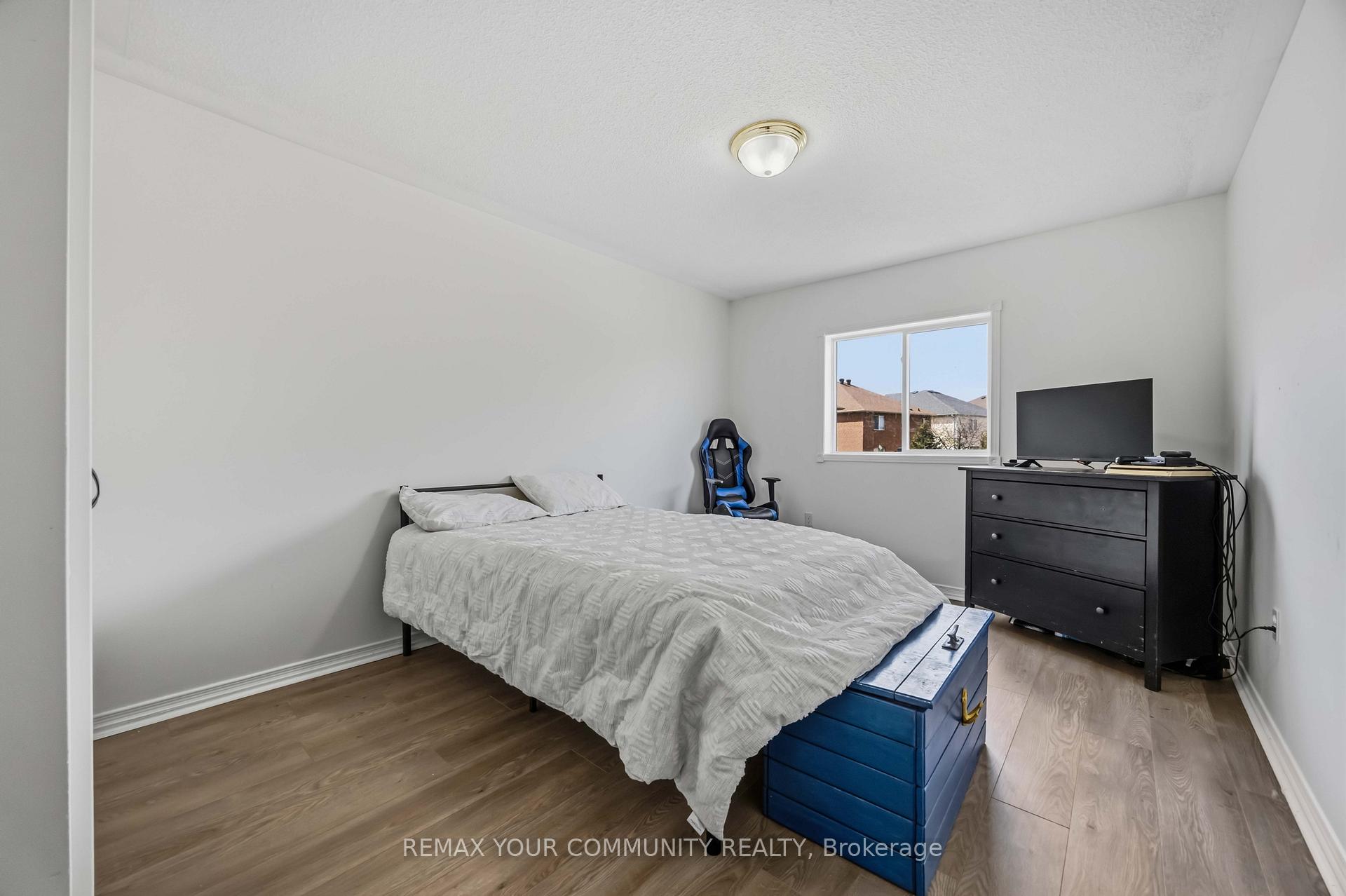 Photo 32 of 56 Hirst Avenue, Georgina, Keswick South — HOMEH