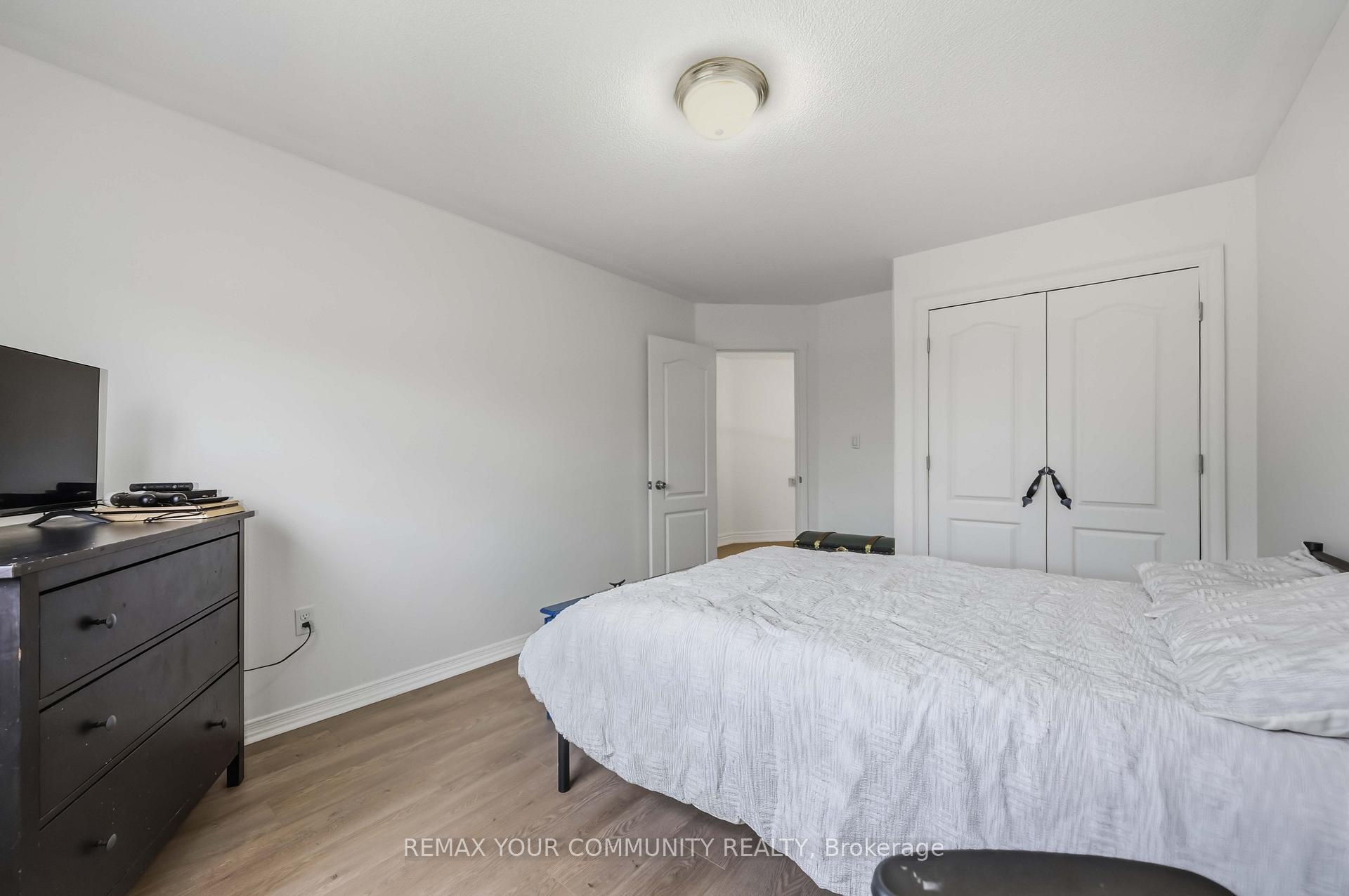 Photo 33 of 56 Hirst Avenue, Georgina, Keswick South — HOMEH
