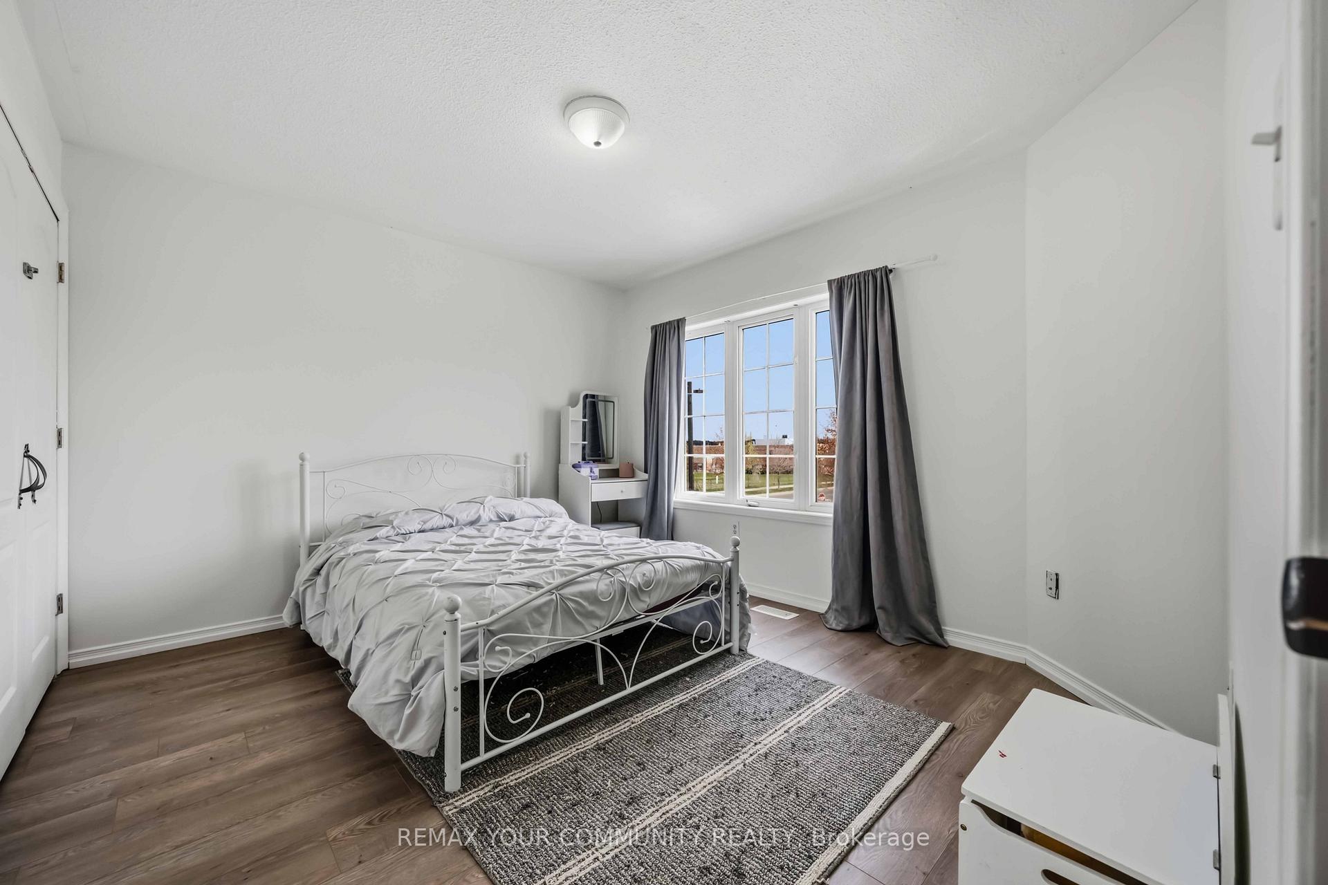 Photo 36 of 56 Hirst Avenue, Georgina, Keswick South — HOMEH