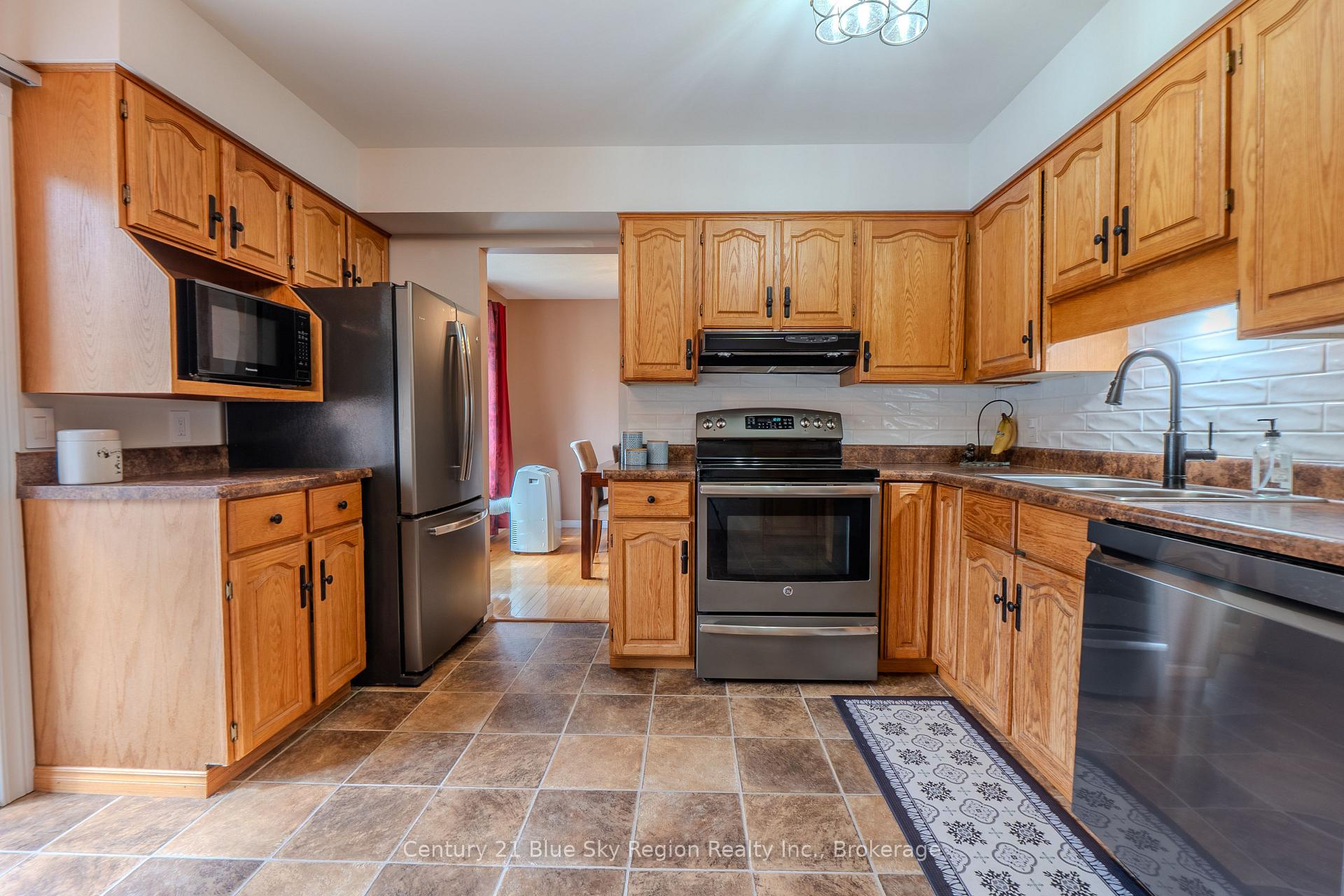 Photo 10 of 87 Labreche Drive, North Bay, Ferris — HOMEH
