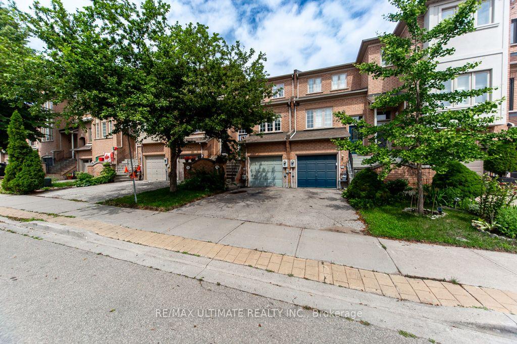 Photo 4 of 52 Bluewater Court, Etobicoke, Mimico — HOMEH