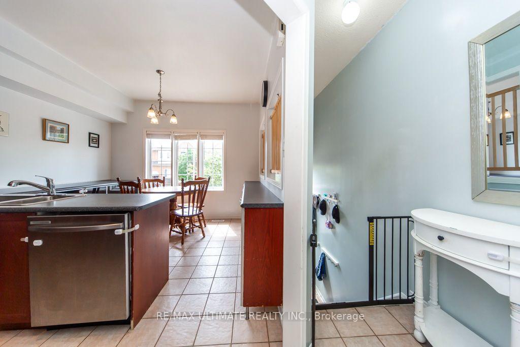Photo 6 of 52 Bluewater Court, Etobicoke, Mimico — HOMEH