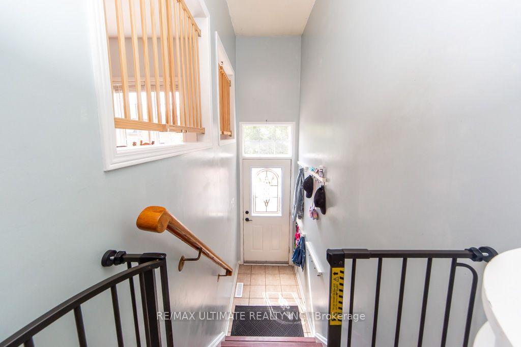 Photo 7 of 52 Bluewater Court, Etobicoke, Mimico — HOMEH