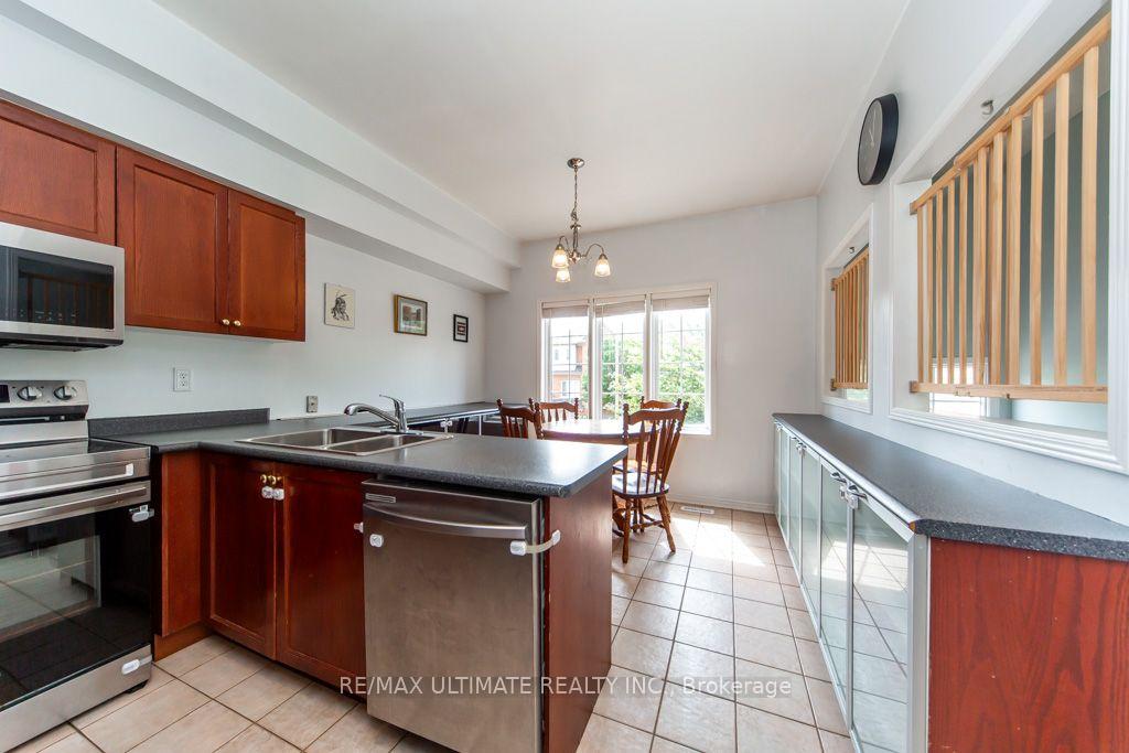 Photo 9 of 52 Bluewater Court, Etobicoke, Mimico — HOMEH