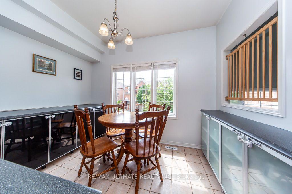 Photo 10 of 52 Bluewater Court, Etobicoke, Mimico — HOMEH