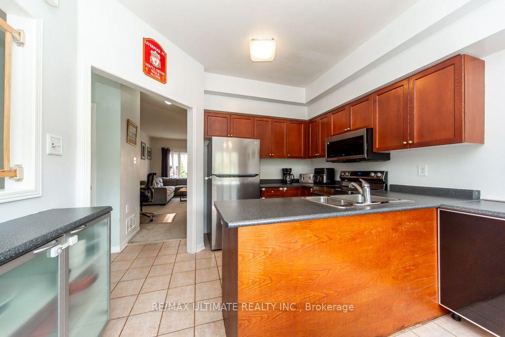 Photo 13 of 52 Bluewater Court, Etobicoke, Mimico — HOMEH