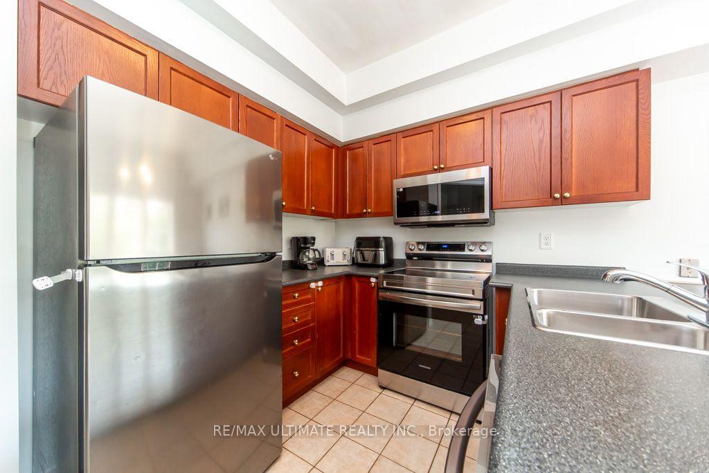 Photo 14 of 52 Bluewater Court, Etobicoke, Mimico — HOMEH