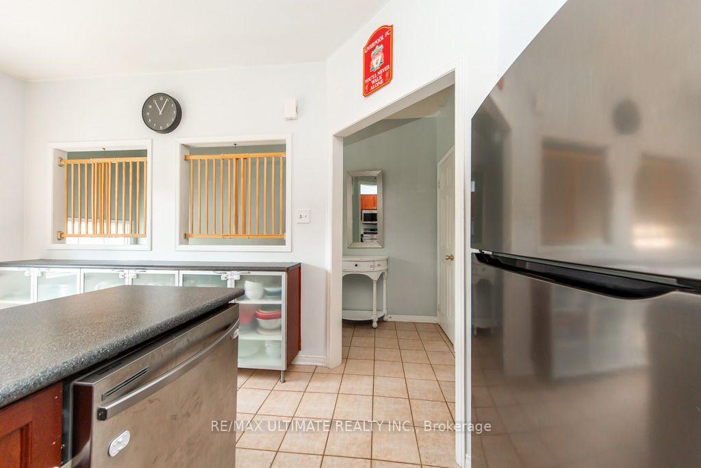 Photo 15 of 52 Bluewater Court, Etobicoke, Mimico — HOMEH