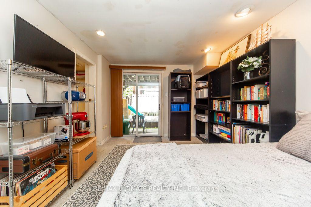 Photo 35 of 52 Bluewater Court, Etobicoke, Mimico — HOMEH