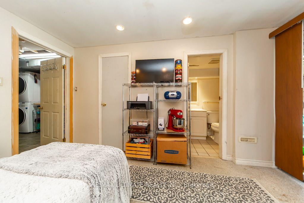 Photo 37 of 52 Bluewater Court, Etobicoke, Mimico — HOMEH