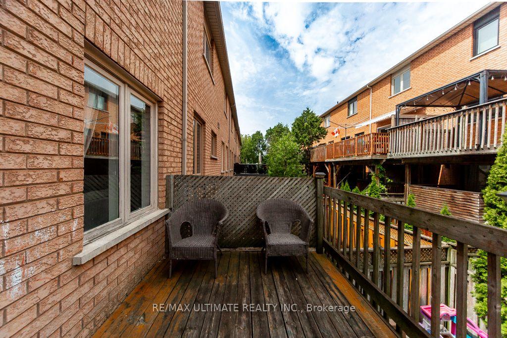 Photo 41 of 52 Bluewater Court, Etobicoke, Mimico — HOMEH