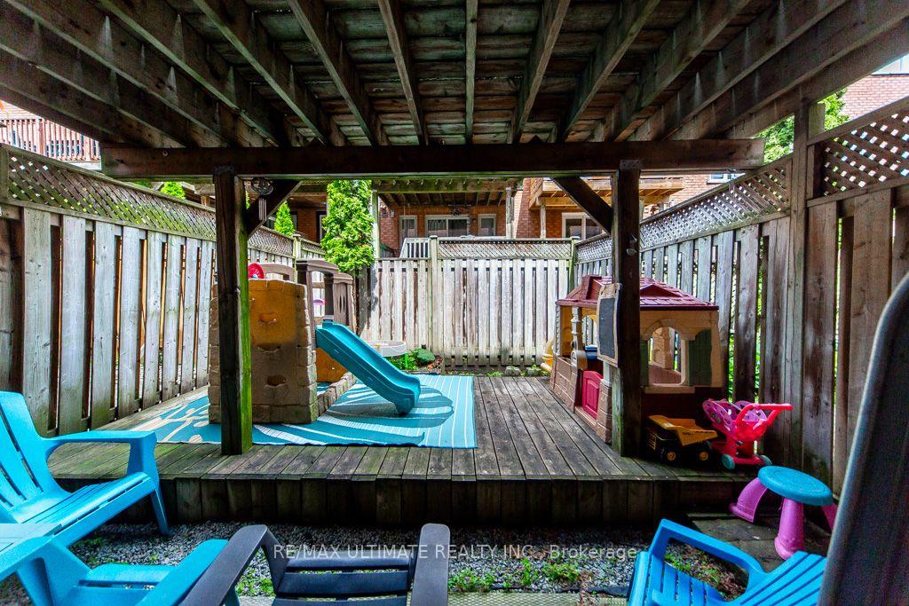 Photo 42 of 52 Bluewater Court, Etobicoke, Mimico — HOMEH