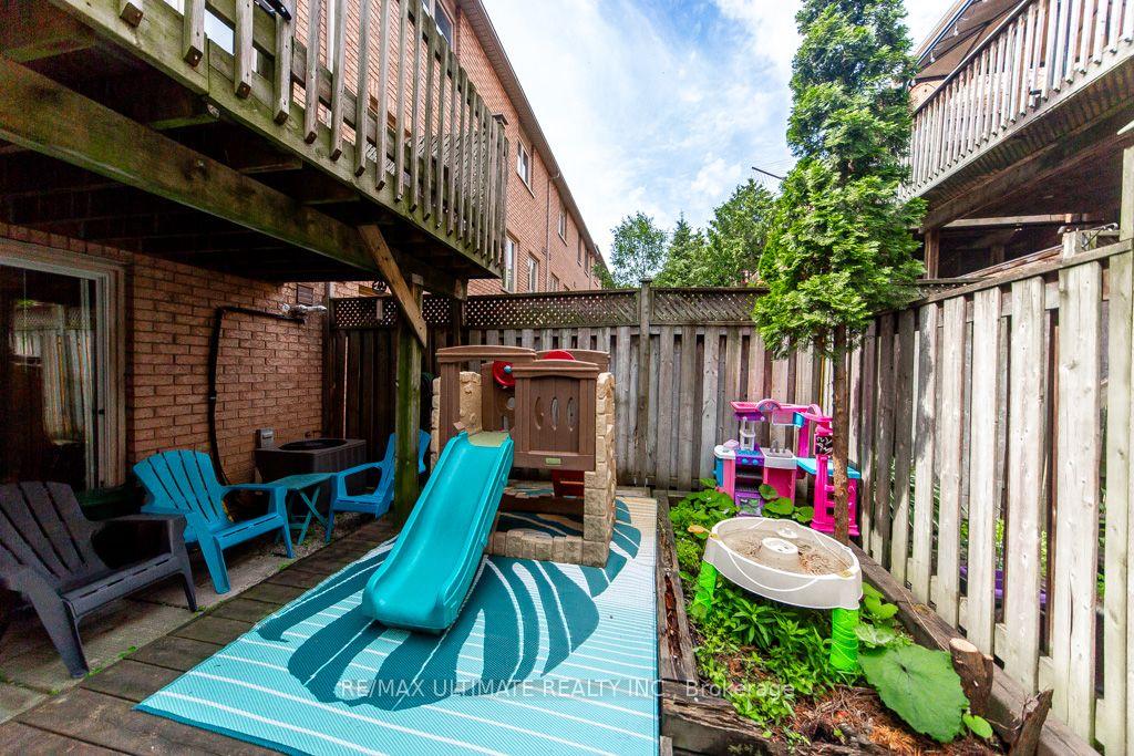 Photo 43 of 52 Bluewater Court, Etobicoke, Mimico — HOMEH