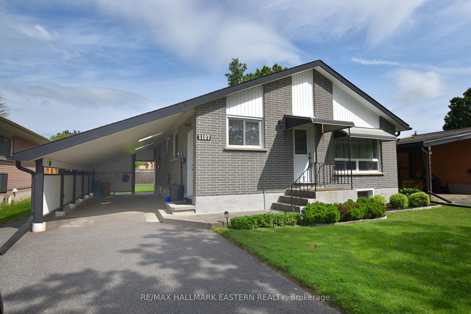 Front of 1197 Trentway Vista