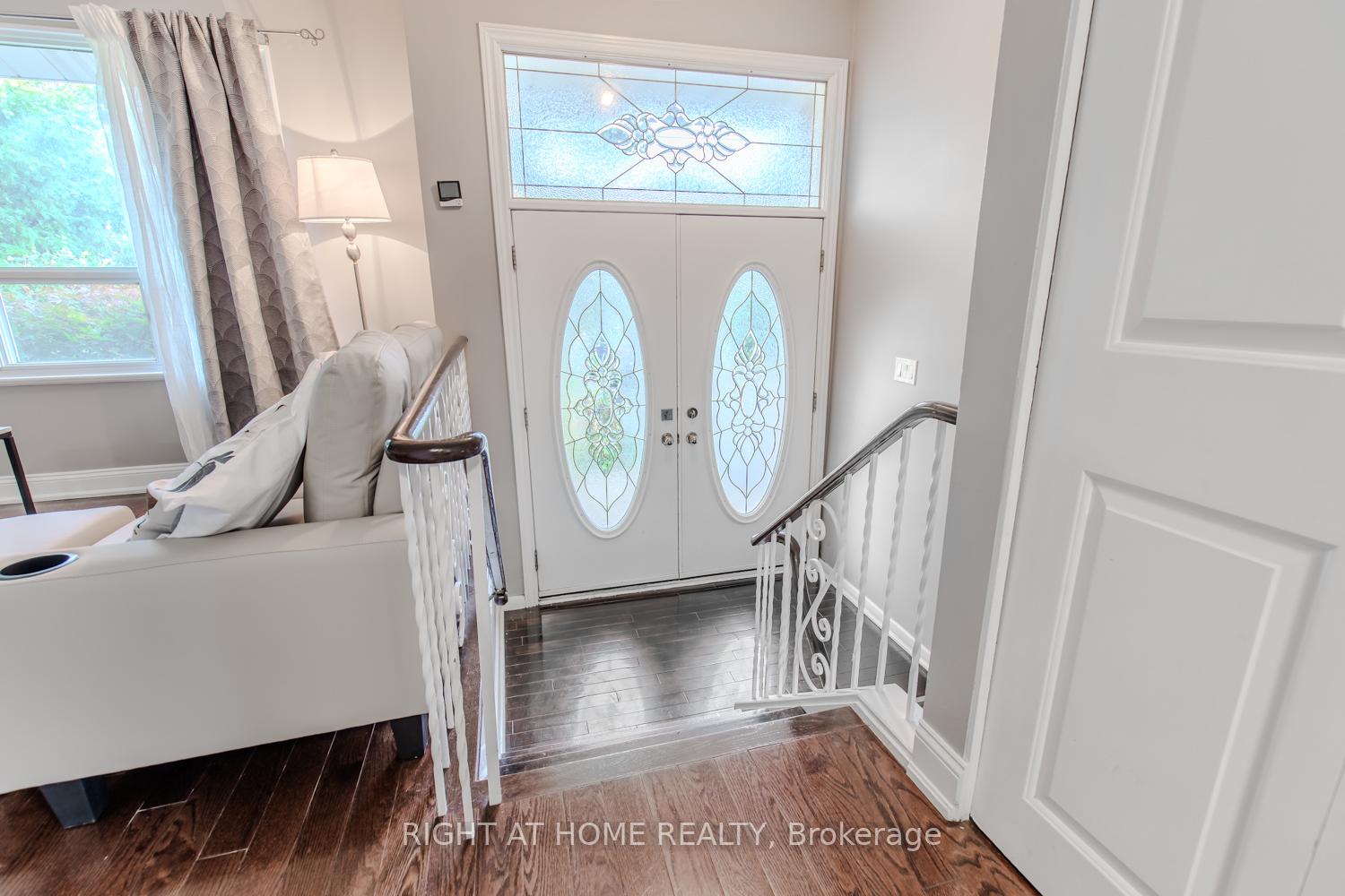 Photo 2 of 12 Murellen Crescent, North York, Victoria Village — HOMEH