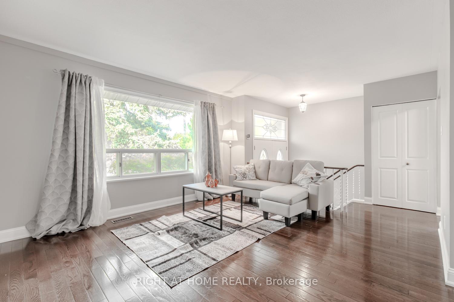 Photo 5 of 12 Murellen Crescent, North York, Victoria Village — HOMEH