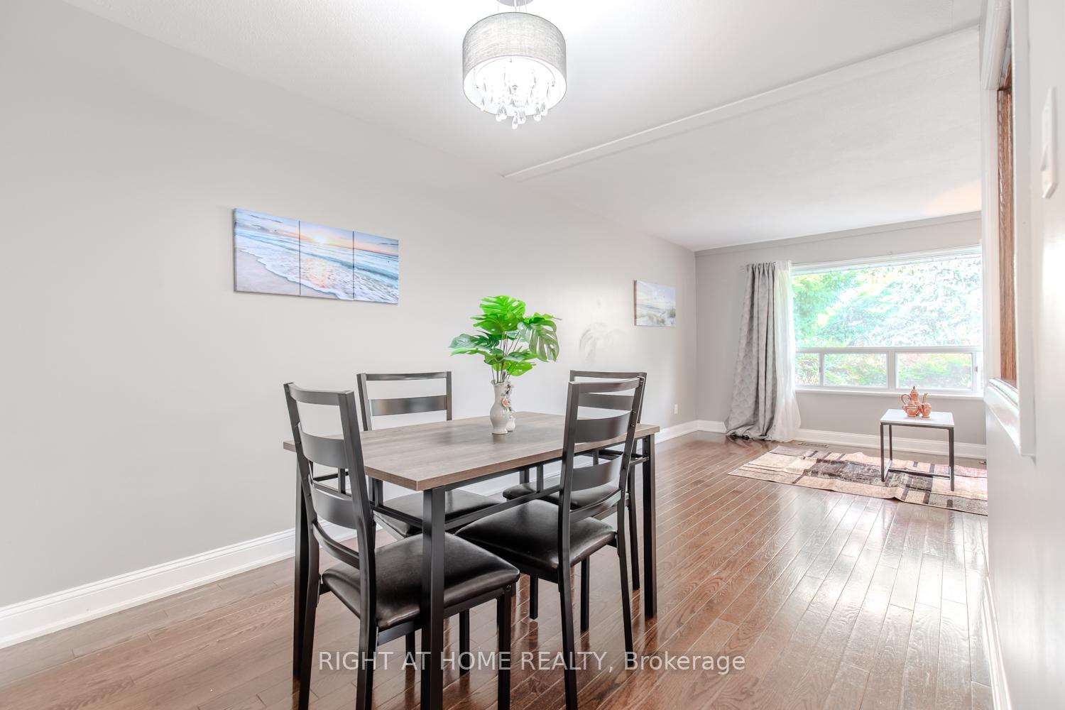 Photo 10 of 12 Murellen Crescent, North York, Victoria Village — HOMEH