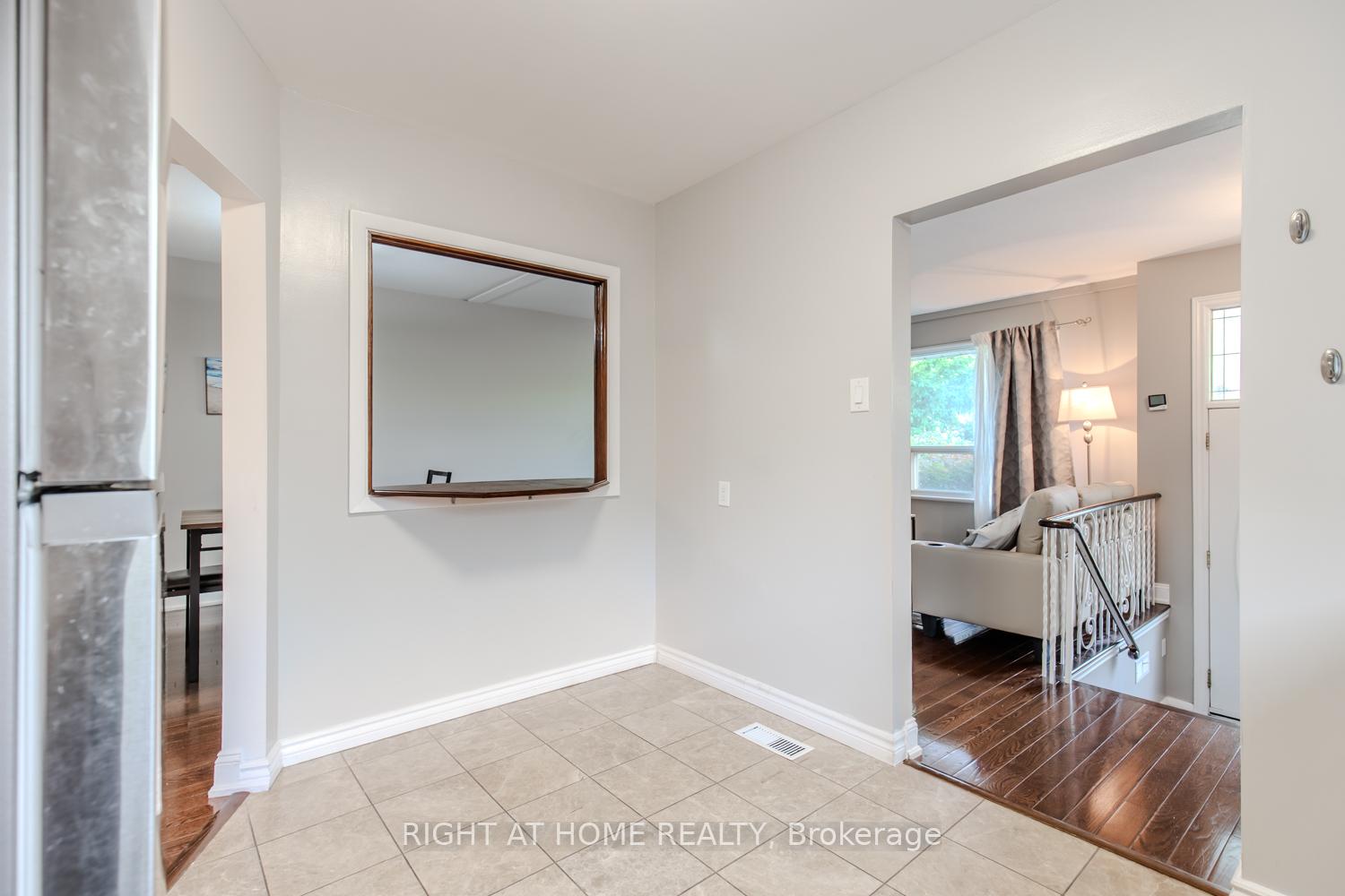 Photo 13 of 12 Murellen Crescent, North York, Victoria Village — HOMEH