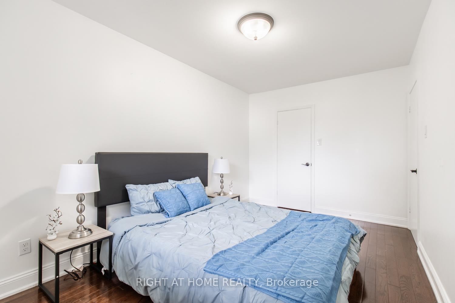 Photo 18 of 12 Murellen Crescent, North York, Victoria Village — HOMEH