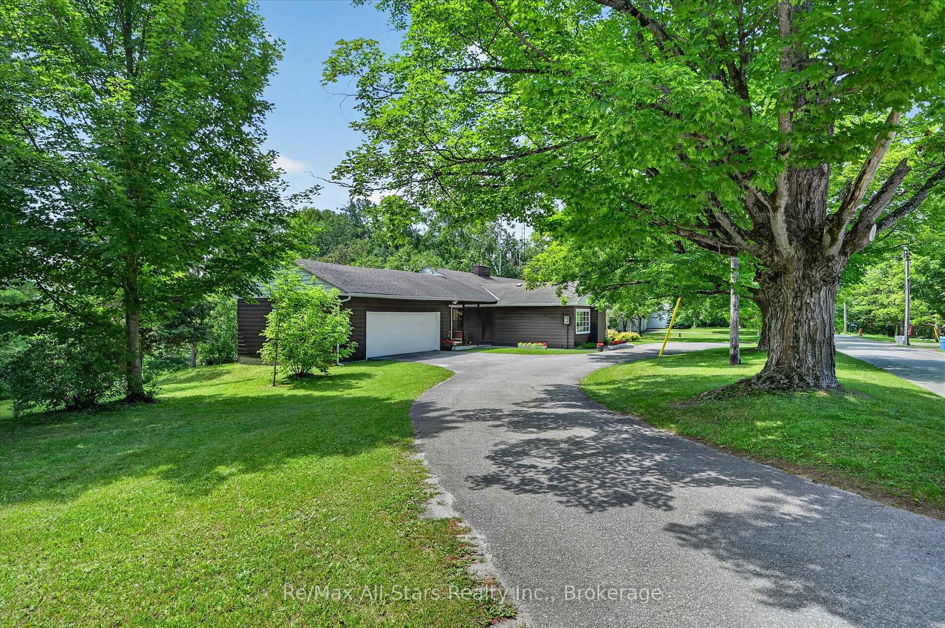 Photo 3 of 85 Grandy Road, Kawartha Lakes, Coboconk — HOMEH