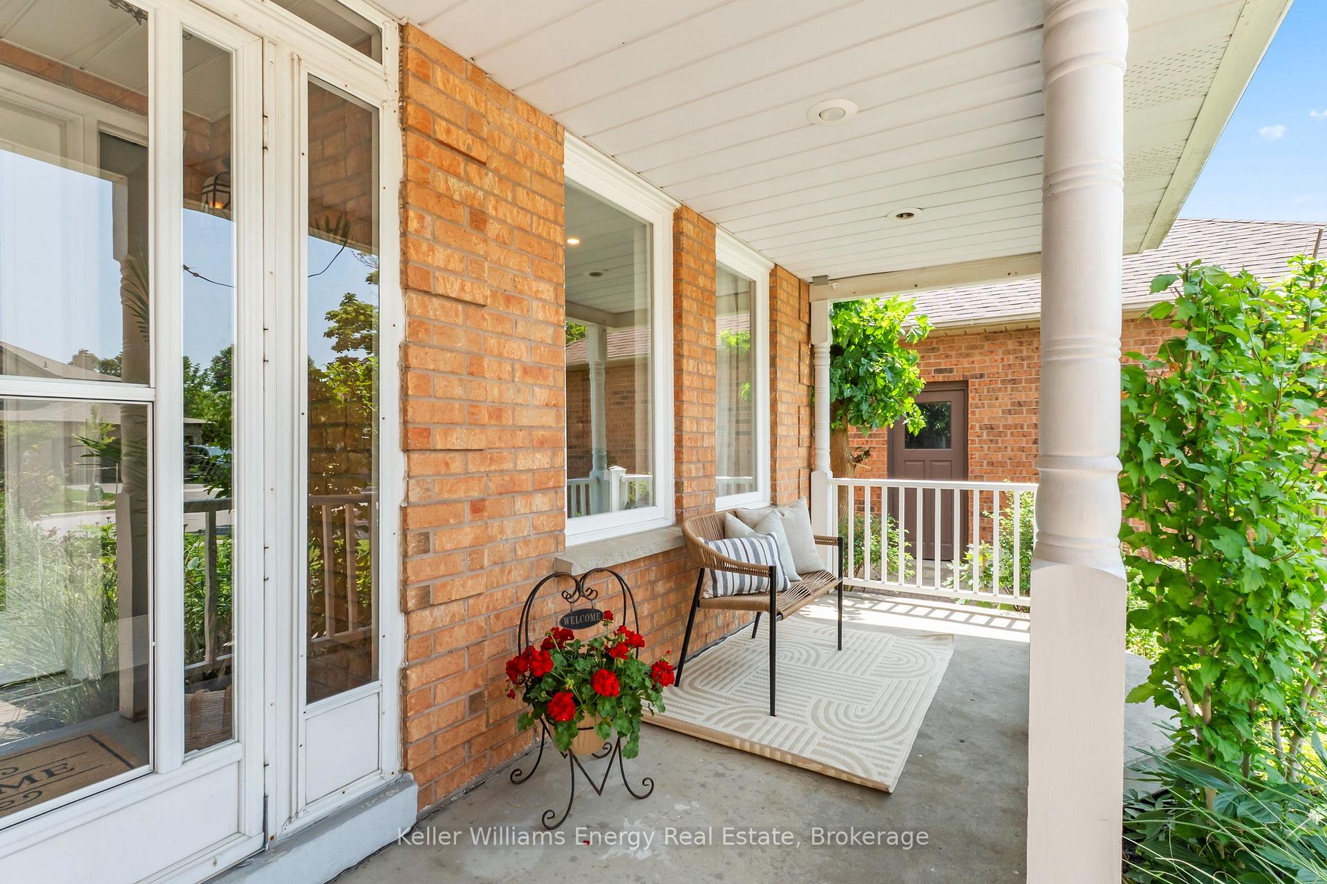 Photo 3 of 35 William Stephenson Drive, Whitby, Blue Grass Meadows — HOMEH