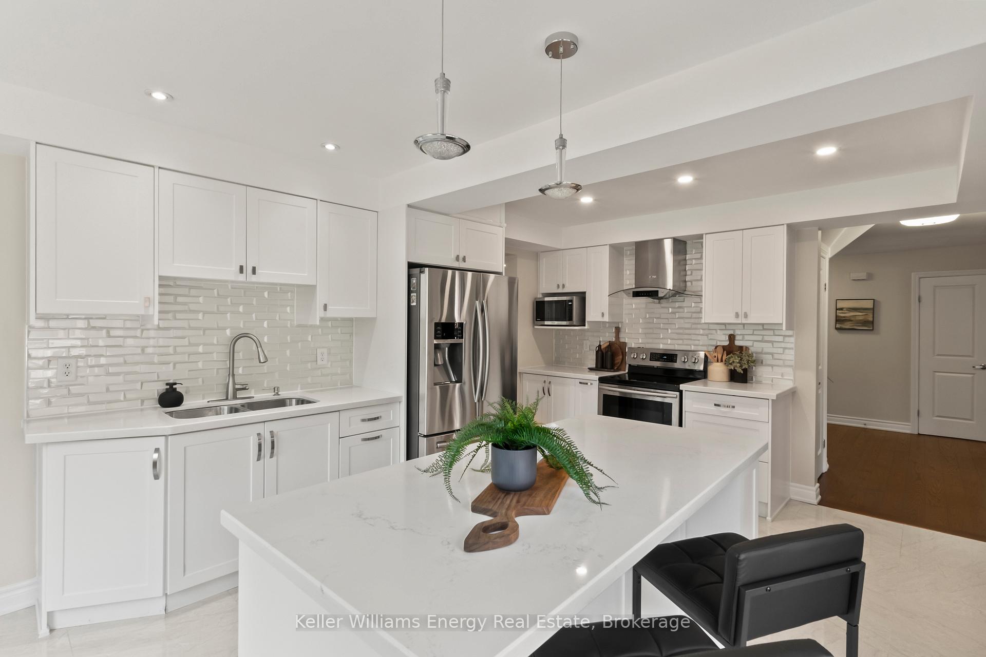 Photo 7 of 35 William Stephenson Drive, Whitby, Blue Grass Meadows — HOMEH