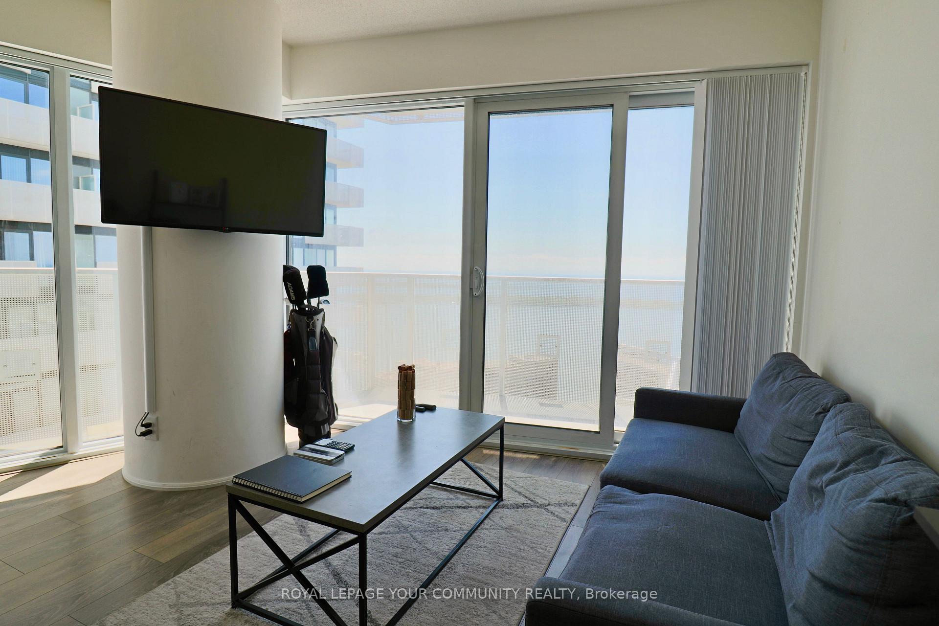 Photo 3 of Unit 5207, 100 Harbour Street, Toronto, Waterfront Communities — HOMEH