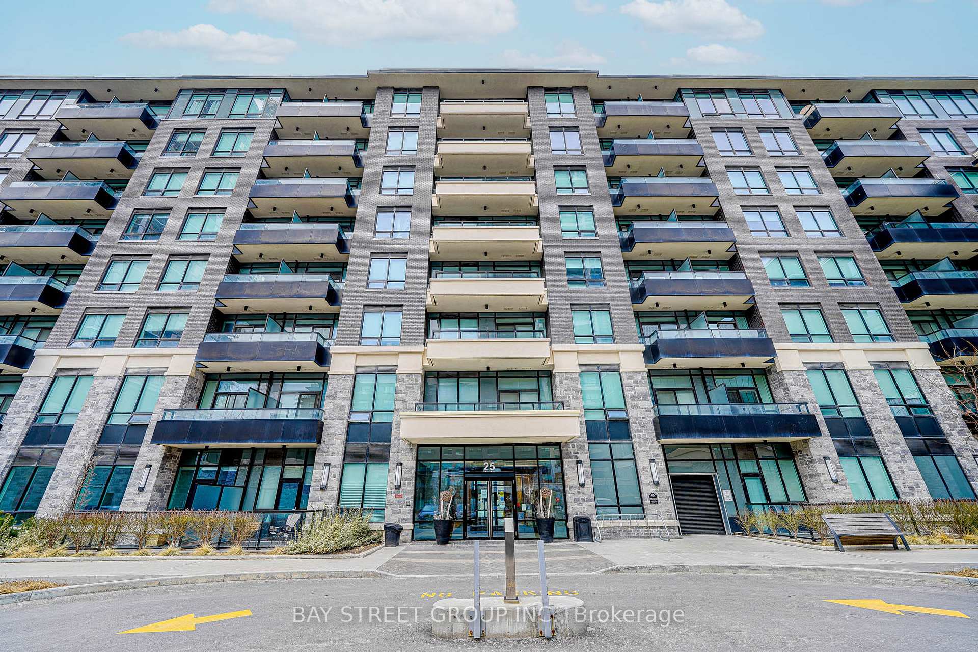 Photo 3 of Unit 531, 25 Water Walk Drive, Markham, Unionville — HOMEH