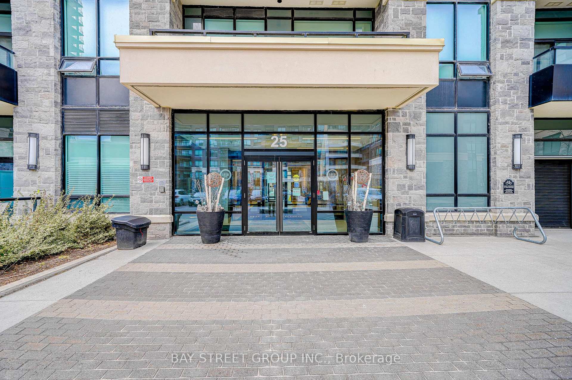 Photo 4 of Unit 531, 25 Water Walk Drive, Markham, Unionville — HOMEH