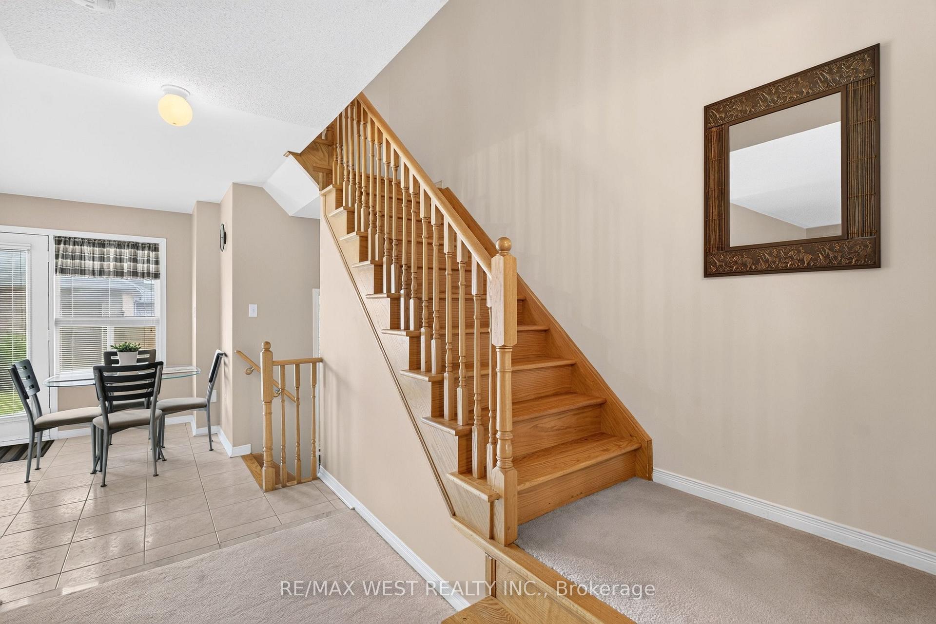 Photo 7 of 49 Sonoma Boulevard, Vaughan, Sonoma Heights — HOMEH
