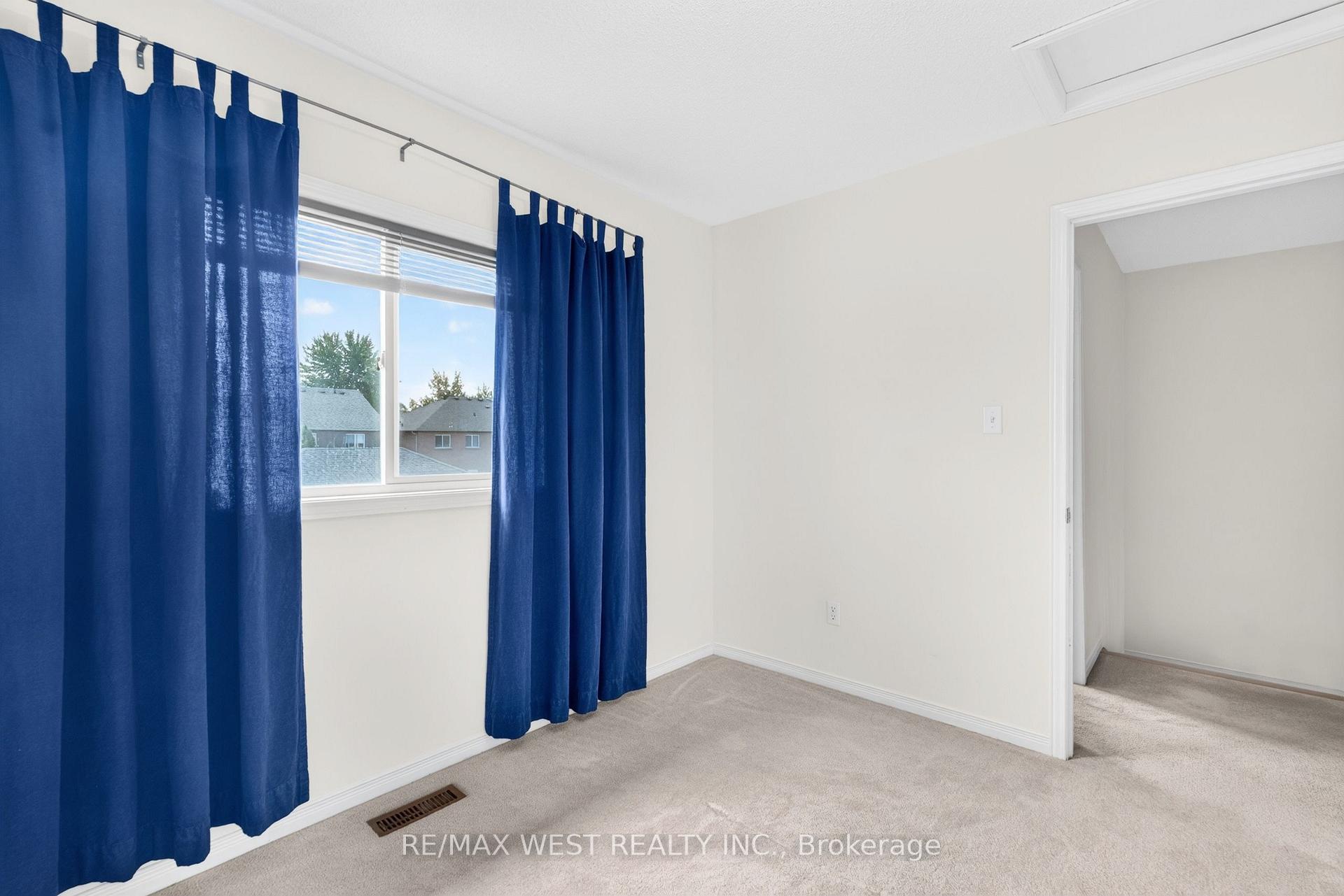 Photo 10 of 49 Sonoma Boulevard, Vaughan, Sonoma Heights — HOMEH