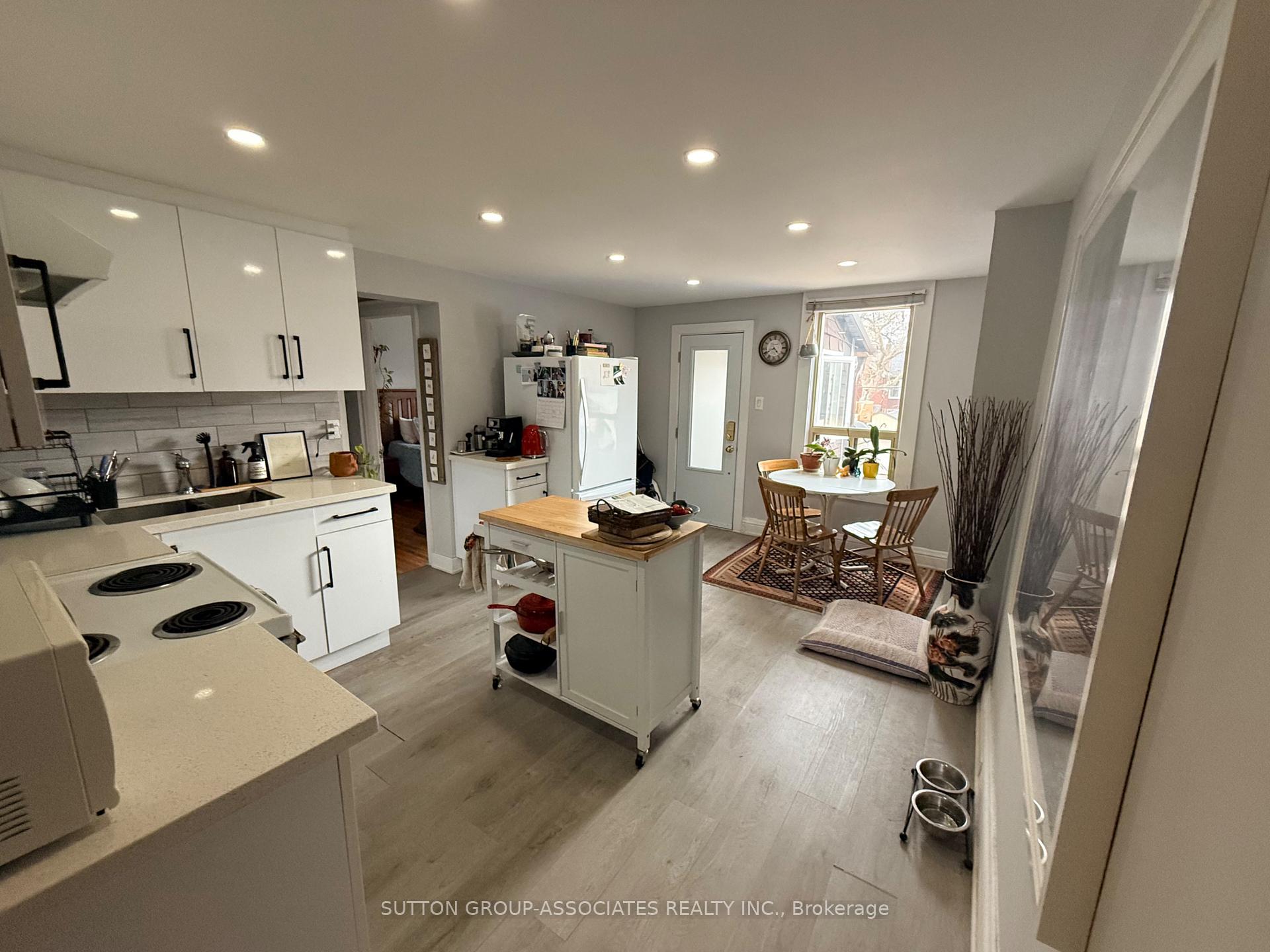 Photo 3 of Unit Upper, 544 Concord Avenue, Toronto, Dovercourt-Wallace Emerson-Junction — HOMEH
