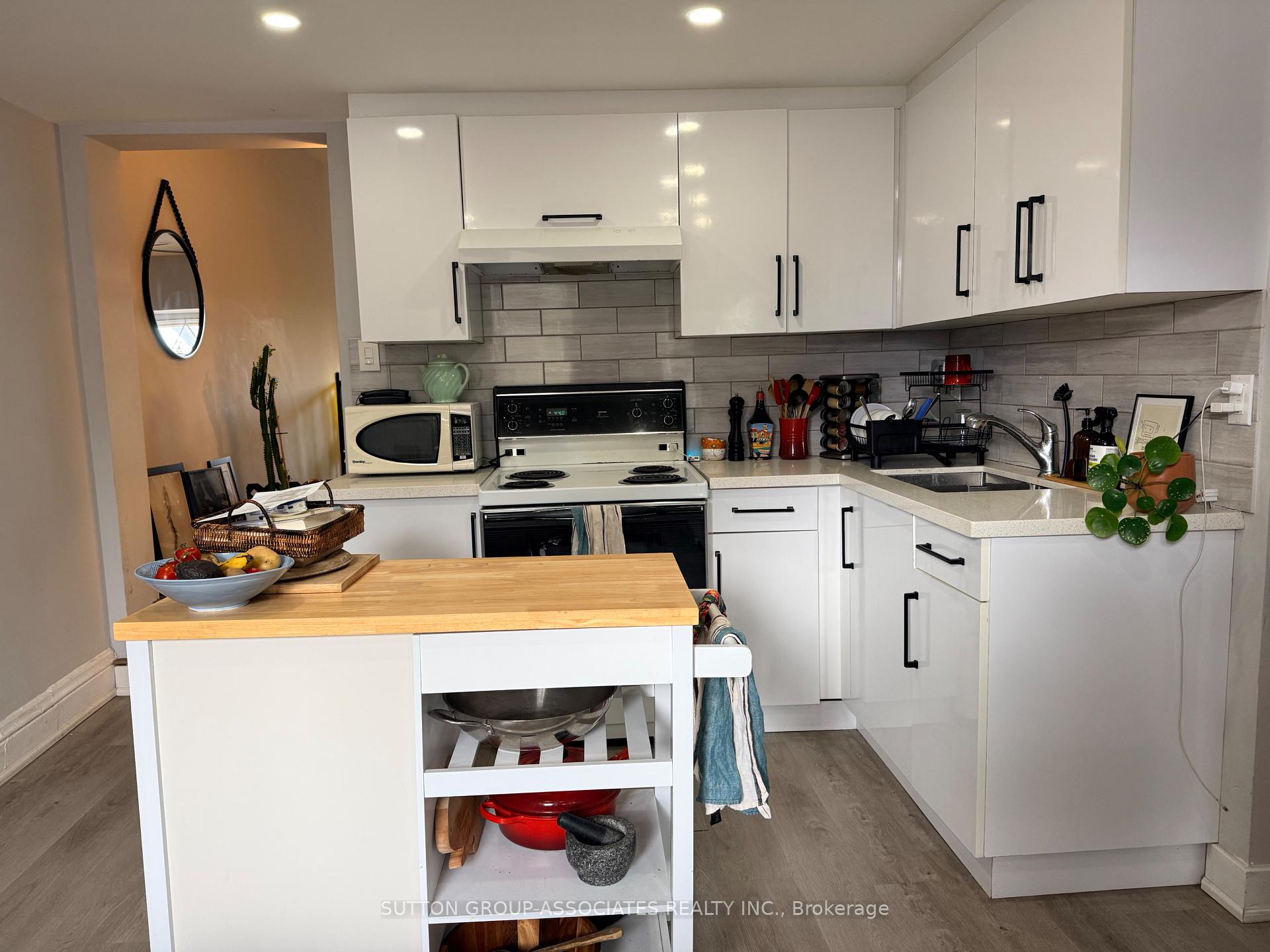 Photo 6 of Unit Upper, 544 Concord Avenue, Toronto, Dovercourt-Wallace Emerson-Junction — HOMEH