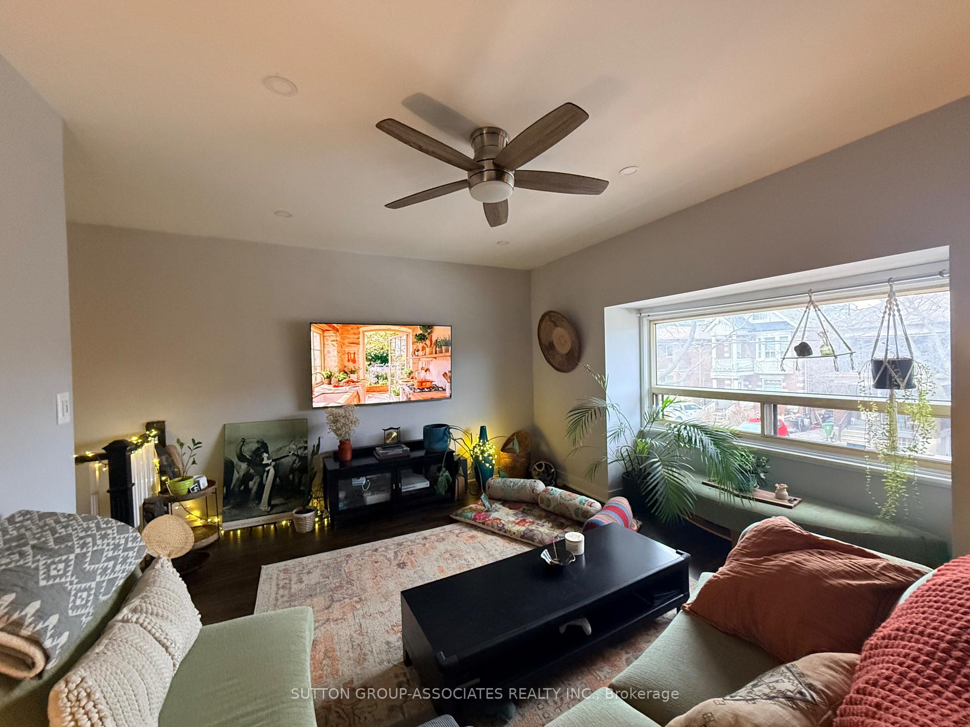 Photo 15 of Unit Upper, 544 Concord Avenue, Toronto, Dovercourt-Wallace Emerson-Junction — HOMEH