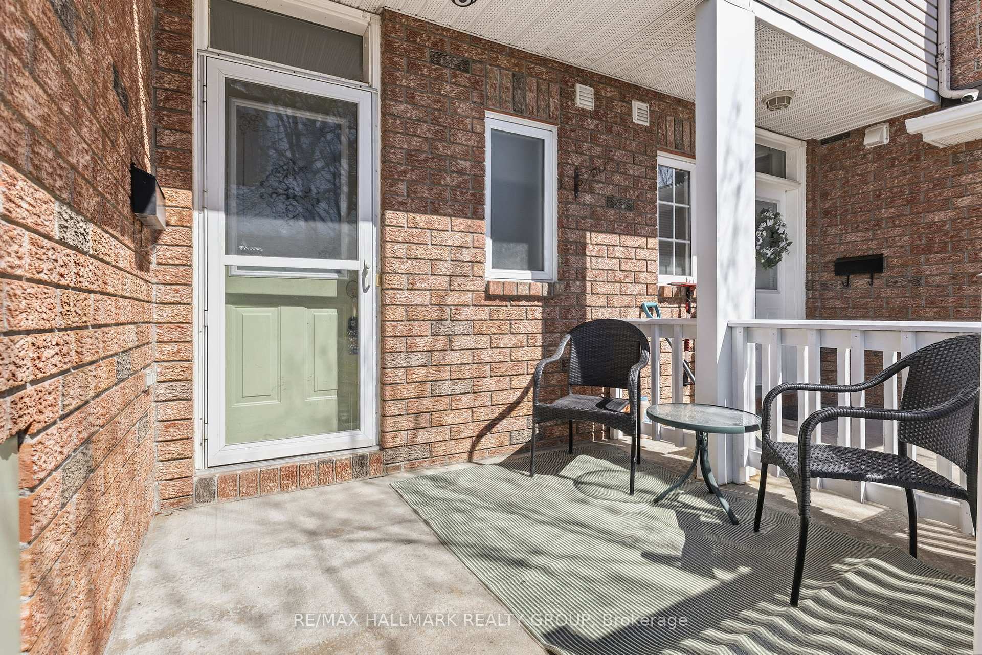 Photo 4 of 988 Lucille Way, Ottawa, Notting Hill/Summerside — HOMEH