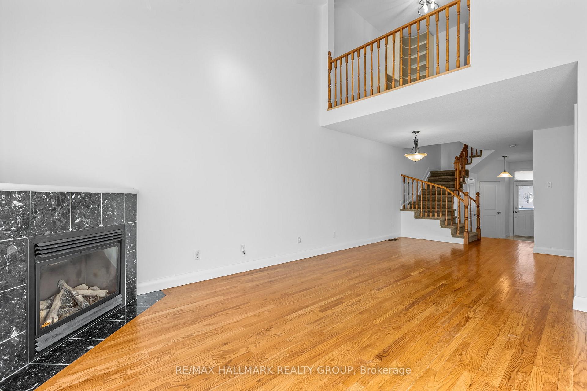 Photo 10 of 988 Lucille Way, Ottawa, Notting Hill/Summerside — HOMEH