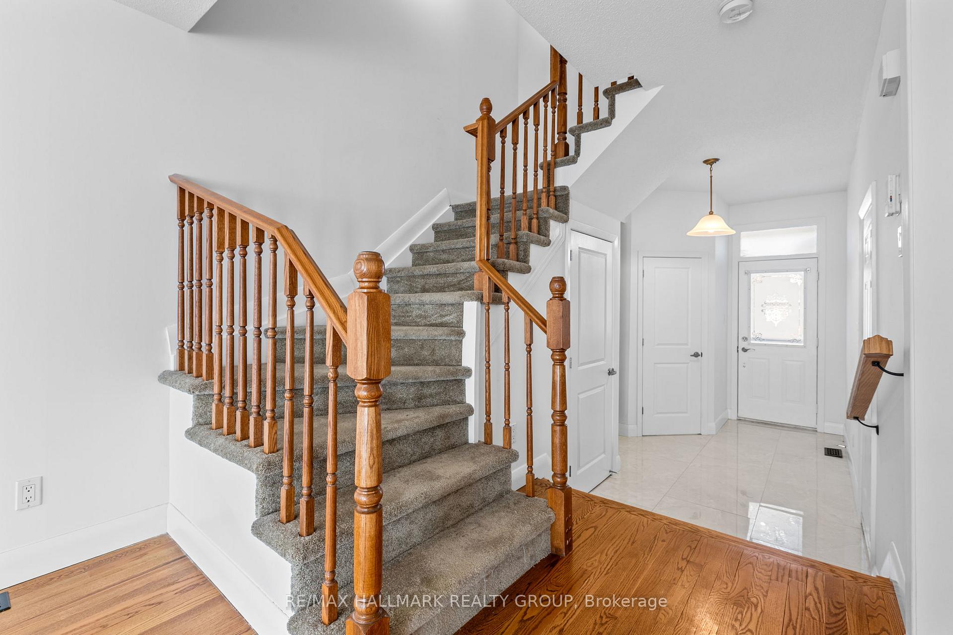 Photo 16 of 988 Lucille Way, Ottawa, Notting Hill/Summerside — HOMEH