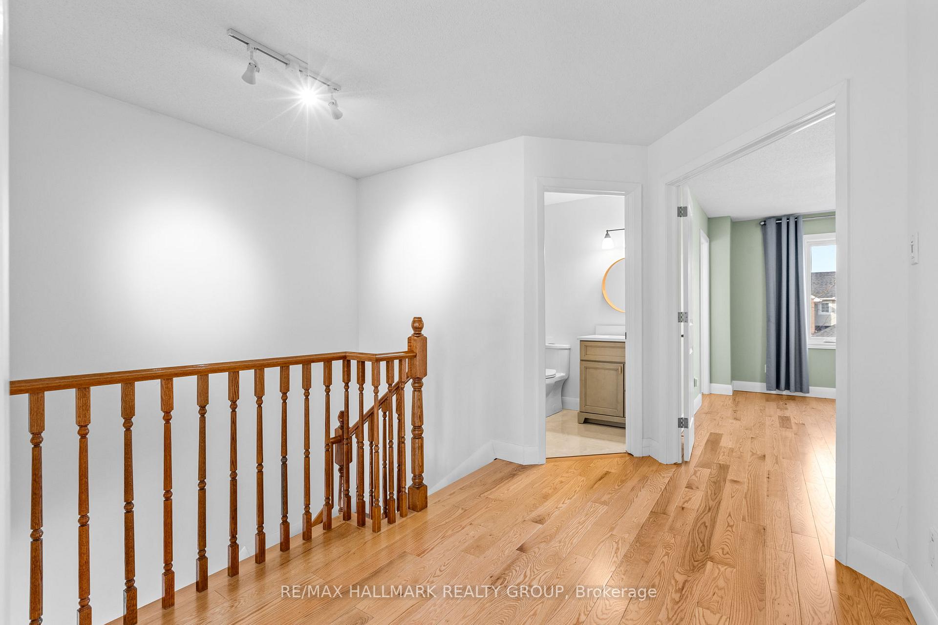Photo 17 of 988 Lucille Way, Ottawa, Notting Hill/Summerside — HOMEH