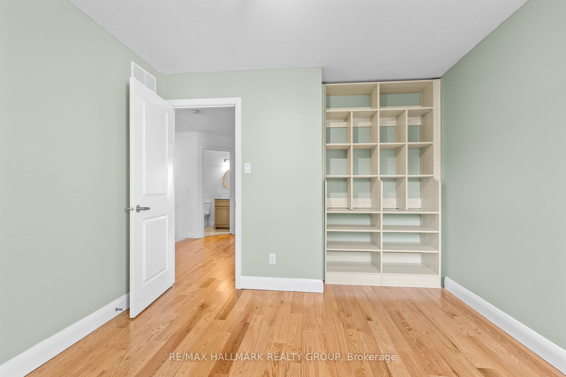 Photo 25 of 988 Lucille Way, Ottawa, Notting Hill/Summerside — HOMEH