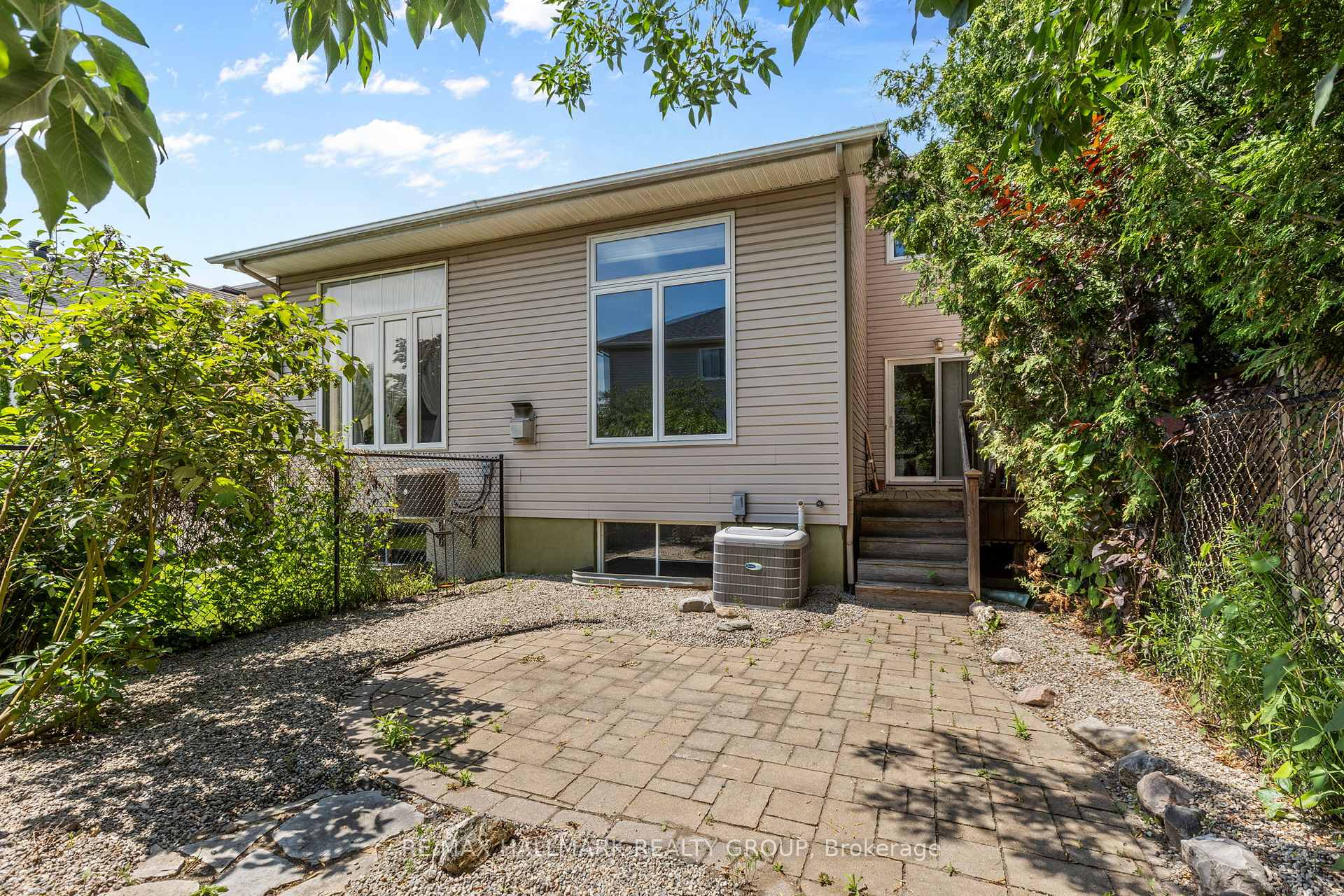 Photo 34 of 988 Lucille Way, Ottawa, Notting Hill/Summerside — HOMEH